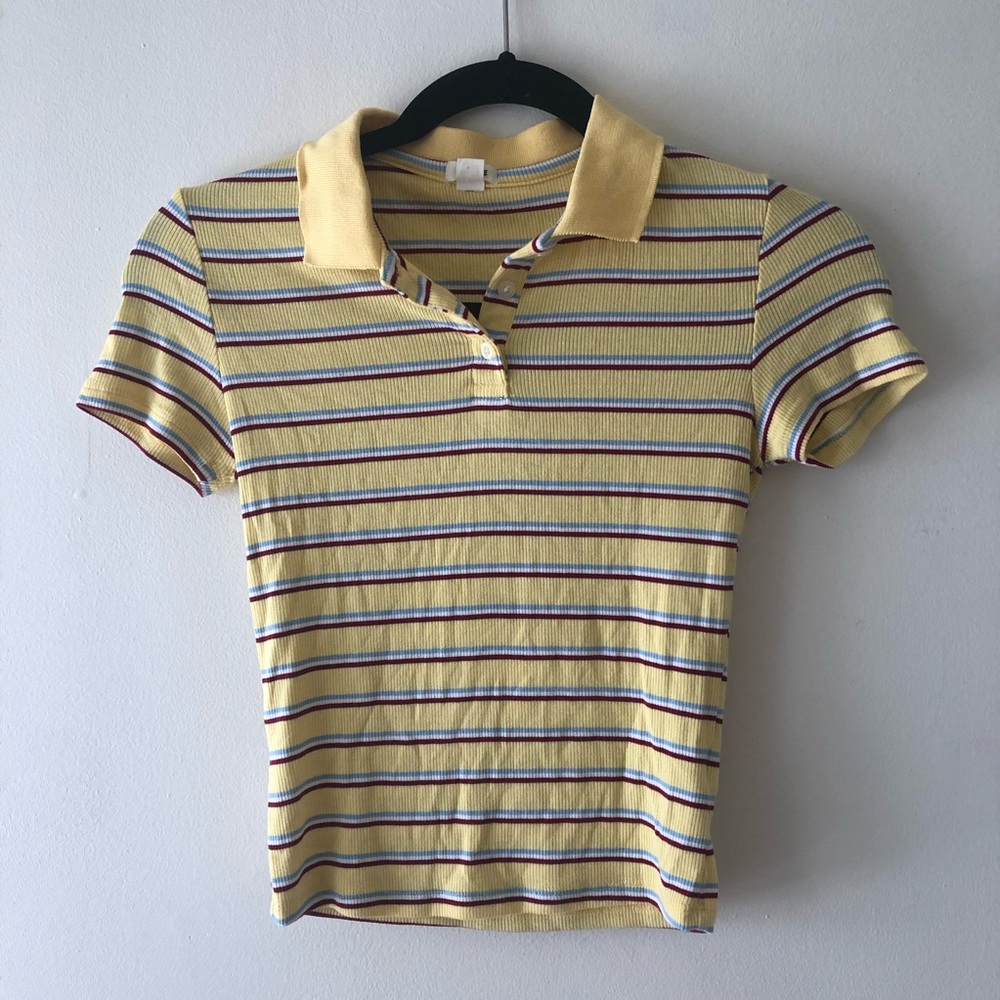 🍒super cute brandy melville-style collared tee!